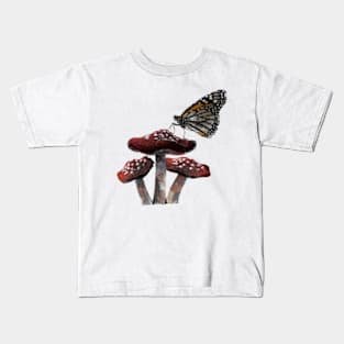 Monarch Butterfly & Mushrooms | Cottagecore | Dark Academia Gift Kids T-Shirt